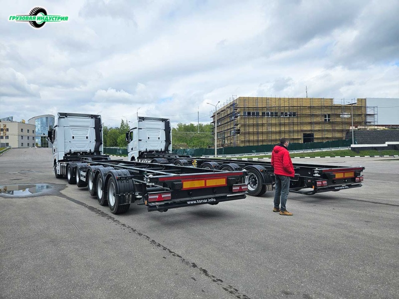 Отгрузка 2-х полуприцепов контейнеровозов Тонар К4-40 в  Москву